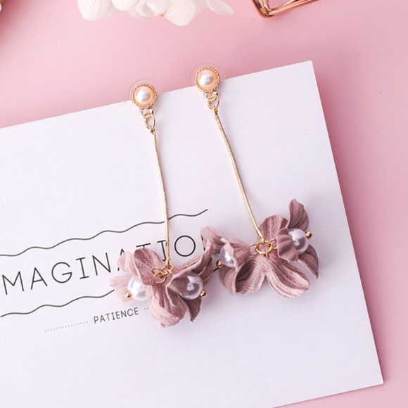 Jewelry - NEW pink pearl flower earrings